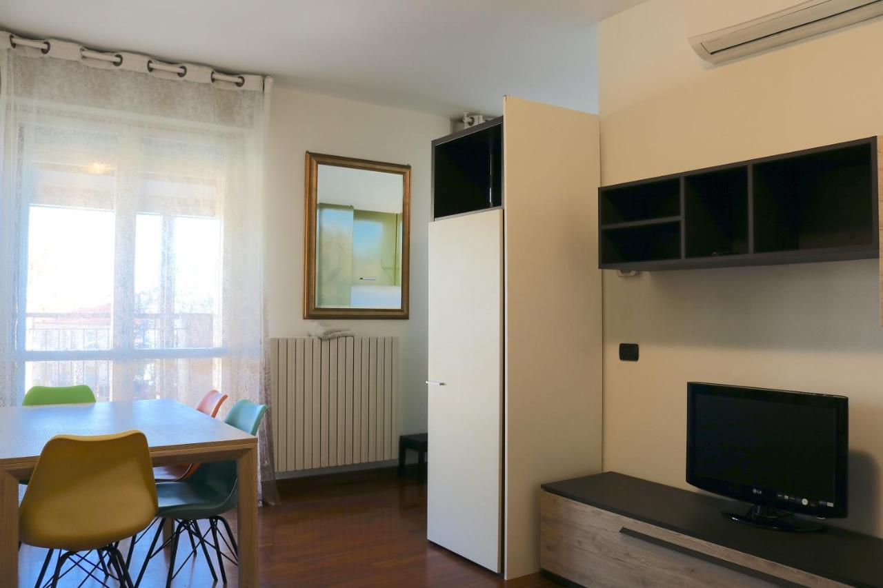 Happy Flat With Terrace Apartment มิลาน ภายนอก รูปภาพ