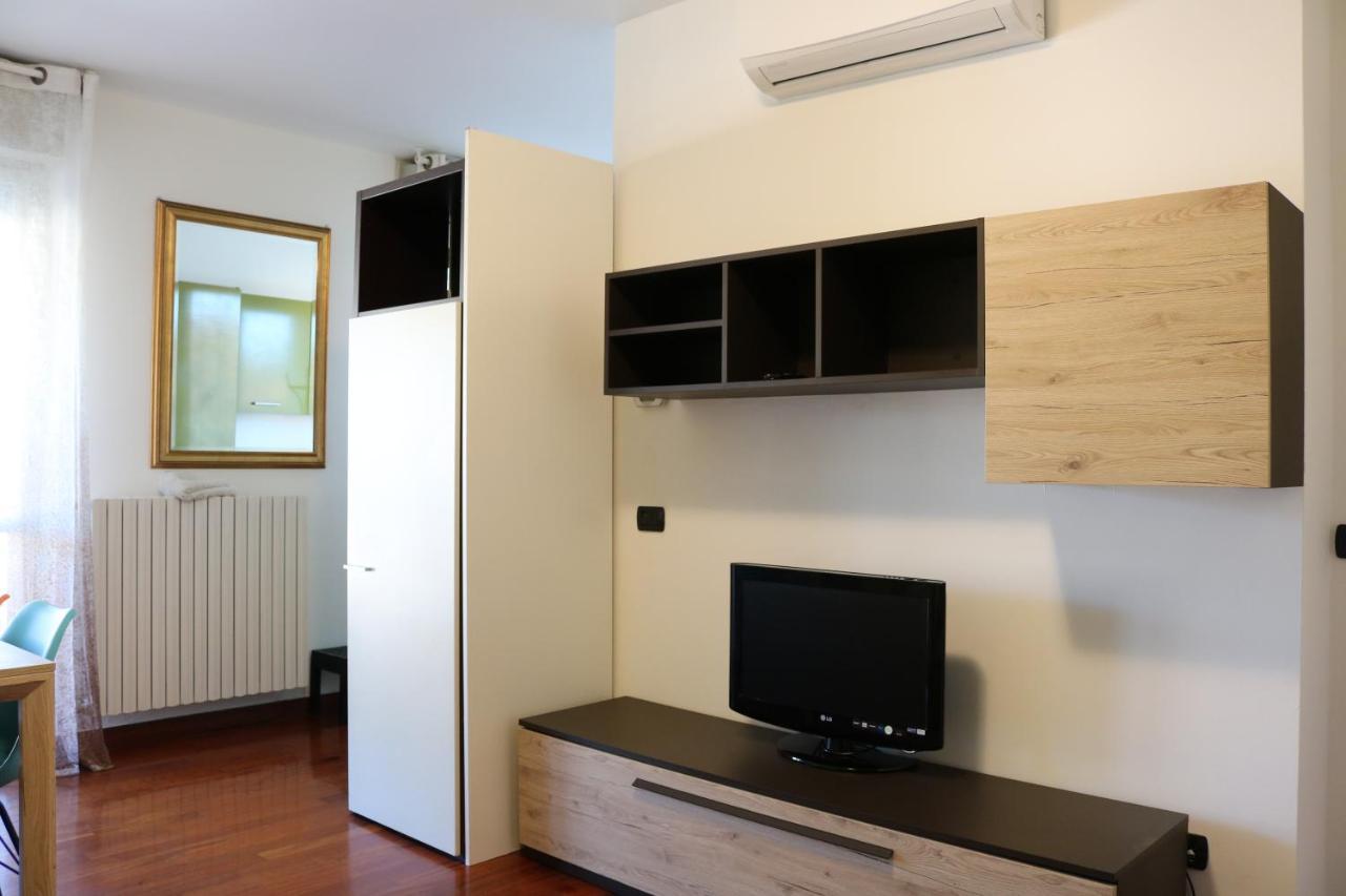 Happy Flat With Terrace Apartment มิลาน ภายนอก รูปภาพ